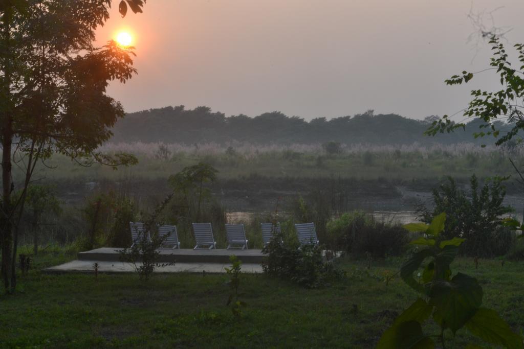 River View Jungle Camp Саураха Экстерьер фото