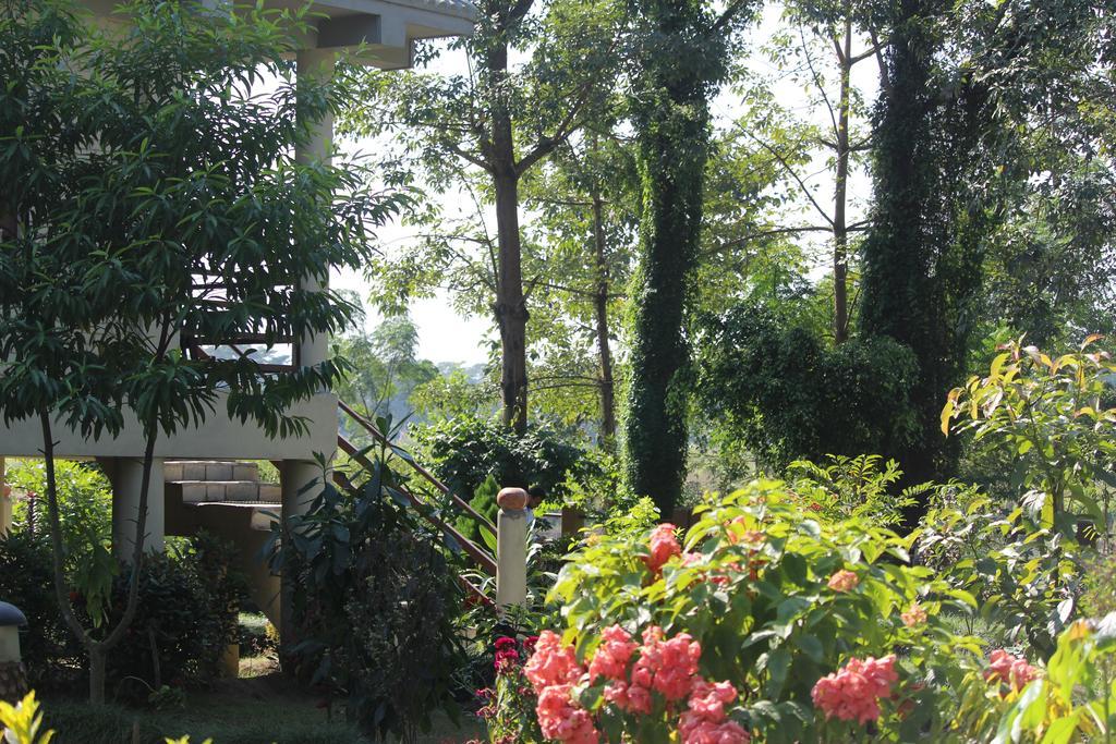 River View Jungle Camp Саураха Экстерьер фото